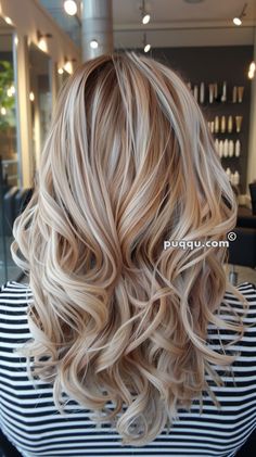 Dimensional Beauty: Stunning Blonde Hair with Lowlights Ideas Dark Blonde To Brunette, Swirl Hair Color, Burgundy Blonde Hair, Blonde To Brunette, Hairstyles And Colors, Hair Color Inspiration, Fall Blonde Hair