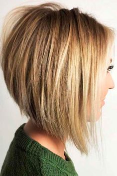 Natural Blonde Inverted Bob Hairstyles #blondehair #invertedbob Edgy Bob Haircuts, Graduated Bob Haircuts, Inverted Bob Haircuts, Inverted Bob Hairstyles, Stacked Bob Haircut, Choppy Bob Hairstyles, Long Bob Haircuts, Inverted Bob