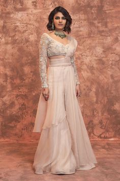 Trendy Indo Western Outfits, Shaadi Outfits, Organza Sharara, Sharara Saree, Ridhima Bhasin, Function Dresses, Trendy Outfits Indian, Indo Western Dress, Western Dress