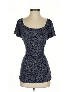 Splendid Short Sleeve Top Size: Small Blue Tops - used. 50% COTTON, 50% MODAL, Sweetheart, | Splendid Short Sleeve Top Blue Sweetheart Tops - Used - Size Small Fitted Floral Print Scoop Neck Tops, Summer Fitted Scoop Neck Blouse, Fitted Scoop Neck Blouse For Summer, Short Sleeve Top, Short Sleeves Tops, Sleeve Top, Womens Tops, Handbags, Blue