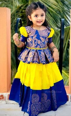 Sana Outfits, Traditional Baby Dresses, Langa Blouse, Sari Blouses, Kids Party Wear Dresses, Pattu Pavadai, Kids Dress Collection