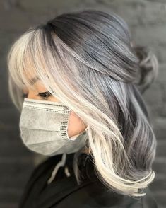 Haircuts For Gray Hair, Different Haircuts, Gray Hair Styles, Pompadour Style, Money Pieces, Grey Hair Transformation, Grey Hair Inspiration, Covering Gray Hair, Beautiful Gray Hair