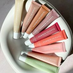 Summer Fridays Lip Butter Balm, Summer Fridays Lip, Summer Friday, Lip Butter Balm, Makeup Bag Essentials, Pretty Skin Care, روتين العناية بالبشرة