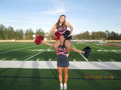 Cheerleading Pyramid, Cheer Athletic, Cheerleading Pom Poms, Cheerleading Bow, Cheerleading Stunt, Cheer Uniform, Cheer Shirts, Cheer Pictures, Friends Poses