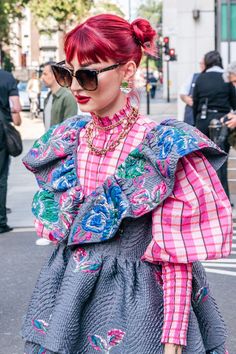 Maximalist Outfits, Fashion Victim, Harajuku Fashion, London Fashion, Playing Dress Up, Colorful Fashion, Aesthetic Fashion, London Fashion Week, Cute Fashion