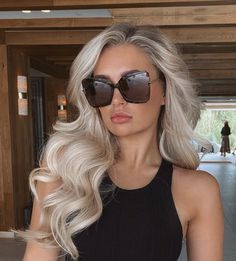 Balayage Blonde Medium Length Hair, Ash Blonde With Face Framing Highlights, Romantic Blonde Hair, Fun Blonde Hair Ideas Color Trends, High Contrast Blonde Highlights, Gray Blonde Hair Balayage, Blonde Hair Bayalage, Dimensional Platinum Blonde, Blonde Extensions