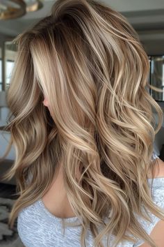 48 Fall Blonde Hair Color Ideas That Will Make You Fall in Love Balayage Over Highlights, Caramel Blonde Hair With Lowlights, Blond Highlights Balayage, Fall Womens Hair Color, Fall Brown And Blonde Hair, Balayage With Natural Roots, Blond Hair Highlights And Lowlights, Blonde Highlights Inspiration, Blonde Fall Highlights