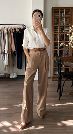 Outfit Formal Mujer, Adrette Outfits, Spring Business Casual, Professional Outfits Women, Business Casual Outfits For Women, Business Casual Outfits For Work, Mode Casual