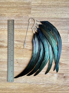 Raven Spirit Black Feather Ear Cuff Black Bird Feather Ear - Etsy Macrame Raven, Feathered Clothes, Raven Inspired Outfits, Crow Party, Gothic Hats, Carnival Diy, Crow Feathers, Raven Feathers, Raven Costume