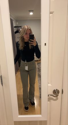 Casual Hospital Work Outfit, Comfy Retail Work Outfit, Hospital Job Outfit, Daycare Job Outfit, Vet Receptionist Outfit, Daycare Teacher Outfits Casual, Hospital Receptionist Outfit, Childcare Worker Outfits, Retail Store Outfits Work