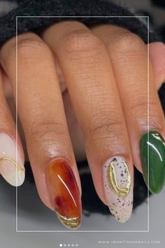 tortoiseshell nails designs Latest Colour, Shades Of Gold, Nail Games, Nail Shapes, Us Nails, Classic Pattern, Nail Art Inspiration, Tortoise Shell, Short Nails