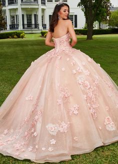 Receive lots of compliments in this 3D floral applique long sweetheart dress with A-line skirt by Rachel Allan RQ3106. Glitter organza quinceanera ball gown with strapless sweetheart neckline, sequin embroidery, 3D flowers, pleated skirt, detachable sleeves, lace-up back closure, and sweep train. 3D Floral Sweetheart Quinceanera Dress by Rachel Allan RQ3106 Rachel Allan Alta Couture Collection: Spring 2023 Style Number: RQ3106 Fabric: Glitter Organza, Sequin Embroidery, 3D Flowers Please note: T Blush Pink Decor, Quinceañera Dresses, Embroidery 3d, Quinceanera Ideas, Accessories Aesthetic, Pretty Quinceanera Dresses, Fabric Glitter, Detachable Sleeves, Strapless Sweetheart Neckline