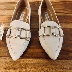 Cream Loafer With Silver Buckle. Never Worn But Friend On A Few Times - I So Want These To Fit! Cream Loafers Outfit, Loafers Outfit, Steve Madden Shoes, Business Casual, Loafer Flats, Flat Shoes Women, Steve Madden, Loafers, Buckle