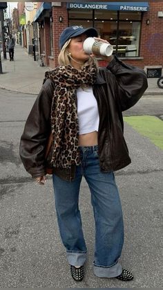 Emily 🍒's Amazon Page Fall Styled Outfits, Chunky Boot Outfit Ideas, Winter Fashion Outfits Scarf, Fall Outfits Chunky Sweaters, Street Outfit Ideas For Women, Sweater Looks For Women, Cool Toned Fall Outfits, Animal Print Fall Outfits, Animal Print Scarf Outfit