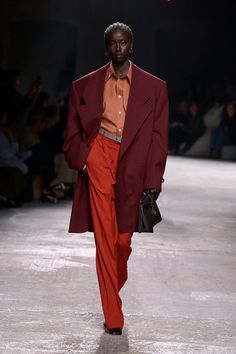 Bottega Veneta Runway, Spring 2025, Brand Magazine, Power Dressing, Julianne Moore, Fall Wardrobe, Fashion Week Spring, Milan Fashion Week, Kendall Jenner