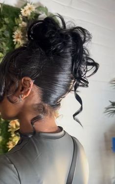 Old School Updo Hairstyles, Elegant Black Women Hairstyles, French Roll Hairstyle For Black Women, French Roll Hair, Summer Hair Ideas, Hair Colorful, French Roll, Birthday Hair, Hair Laid