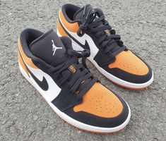 Air Jordan 1 Low "Shattered Backboard" Throwback Custom Sneakers For Streetwear, Throwback Jordan Shoes For Streetwear, Retro Basketball Shoes With Speckled Midsole For Streetwear, Orange Jordan Shoes For Streetwear, Sporty Orange Custom Sneakers For Skateboarding, Sporty Custom Orange Sneakers For Skateboarding, Orange Mid-top Skate Shoes For Streetwear, Aj 1 Low, Jordan 1 Shattered Backboard