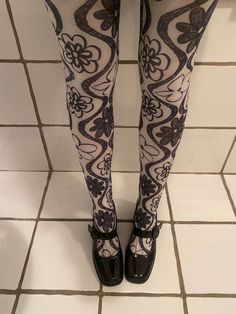 Weird Tights, Funky Tights Outfits, Aesthetic Tights, Statement Tights, Patterned Tights Outfit, Unique Tights, Fun Tights, Retinol Benefits