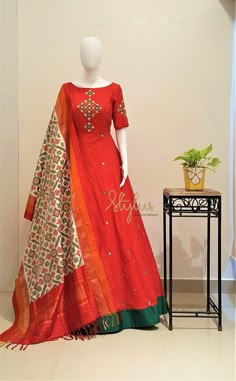 Floor Length Dresses Indian, Kurti Simple, Floor Length Kurti, Design Kurta, Ikkat Dresses, Anarkali Dress Pattern, Long Frock, Long Gown Dress