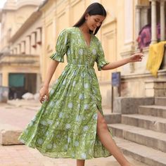 Earthy Chic, Frocks And Gowns, Cotton Frocks, Bohemian Clothing, Embroidered Midi Dress, Sleeves Designs For Dresses, Designs For Dresses, Indian Fashion Dresses, Draped Dress