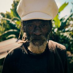 🚨 Discover our official shop www.DreadlocksNation.com 🇯🇲 More choice & best prices ! 🤩 ROAD TO ZION Tribute to the big Rasta hats worn on the Caribbean island punctuated by the sweet sound of Reggae. A cream corduroy dreadlocks cap lined with natural cotton and adjusted with an elastic at the back. ROCKSTEADY COLLECTION. A great Jamaican classic, this oversized Rasta cap with short visor, is a reference to the famous Gavroche, associated with the Newsboys of the United States at the end of t Rasta Dreads, Rasta Hat, Sewing Workshop, Caribbean Island, Caribbean Islands, Trucker Cap, Natural Cotton, Over The Years, Caps Hats