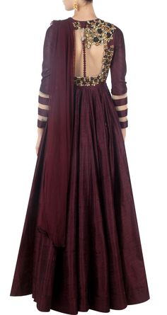 This long anarkali salwar kameez features in a maroon raw silk anarkali with gold dabka work motif detailing on back and waist along with a draped dupatta. Fabric: Raw silk, net, cotton, shantoon. Raw Silk Anarkali, Hair Mask For Dry Hair, Mask For Dry Hair, Hair Mask Diy, Mask For Damaged Hair, Black Gown Dress, Dabka Work, Diy Hair Mask For Dry Hair, Avocado Hair Mask