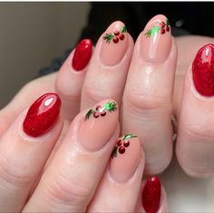 Classic Red Nails, Berry Nails, Nail Art Noel, Christmas Nails 2023, Elegant Touch Nails, Trendy Nail Designs, Holiday Nail Designs, Spring Nail Designs