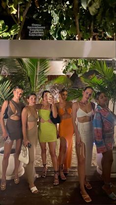 Cabo San Lucas Outfits Style, Latest Summer Trends Outfits, Cabo San Lucas Outfits, Spring Break Mexico, Club Outfit Night, Cabo Outfits, Mexico Vacation Outfits, Outfit Night Club, Summer 2024 Fashion Trends