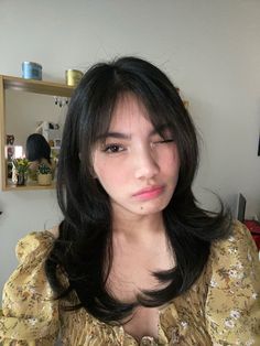 Haircut For Big Round Face, French Layered Haircut Medium, Bangs For Big Nose, Y2k Haircuts Medium, Big Nose Haircut, Big Nose Hairstyle, Layered Hair With Bangs Asian, Hair Cut For Round Face Shape Girl Asian, Hush Cut Thick Hair