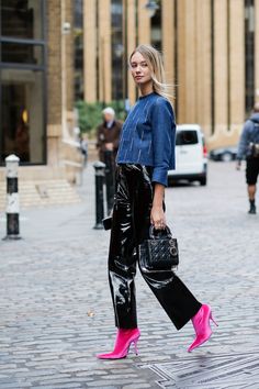 Streetwear London, Pink Ankle Boots, Fall Trend, Street Style Chic, Street Style Inspiration, Looks Chic, Mode Vintage, Street Chic, Lady Dior