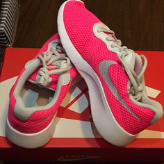 Brand New Nike Shoes For Young Women Size 6y New Nike Shoes, Nike Pink, Shoes Brand, Kids Nike, New Nike, Woman Colour, Shoe Brands, Kids Shoes, Nike Shoes