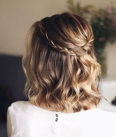 Shoulder Length Hair Half Updo for Special Occassion Bridesmaid Hair Blonde Medium Length, Half Up Short Bridal Hair, Bob Hairstyles For Wedding Guest, Reunion Hairstyles, Bob Hairstyles For Wedding, Hairstyles For Wedding Guest, Gala Hairstyles, Mob Hair, Bob Wedding Hairstyles