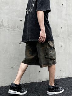 Wiaofellas - Summer Men's Cargo Shorts Party Streetwear Casual Multi-pocket Breeches Homme Loose Boardshorts Male Handsome Punk Short Pants Product Information ★M length 52cm waist 68cm hip 109cm ★L length 53cm waist 72cm hip 113cm ★XL length 54cm waist 76cm hip 117cm ★XXL length 55cm waist 80cm hip 121cm ◆Size Issue: All measurement in cm and please note 1cm=0.39inch,1 inch=2.54cm, due to the manual measurement, please allow 1-3cm difference. ◆The Size is ASIAN Size. It is 1～2 sizes smaller tha Baggy Utility Shorts With Pockets, Baggy Cargo Shorts With Pockets For Summer, Baggy Utility Shorts For Summer, Baggy Utility Shorts With Side Pockets, Urban Style Summer Outdoor Bottoms, Baggy Streetwear Shorts With Multiple Pockets, Baggy Shorts With Pockets For Streetwear, Casual Baggy Shorts With Pockets, Short Grunge Shorts For Streetwear