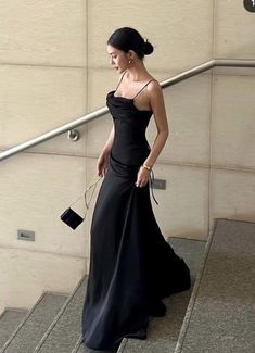 Strapless Prom Dresses, Spaghetti Strap Prom Dress, Formal Wear Dresses, Prom Dress Inspiration, Long Prom Dresses, Formal Party Dress, A Line Prom Dresses, Black Evening Dresses, Dress Spaghetti