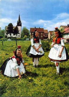 German Headdress, German Traditional Clothing, Traditional German Clothing, German Clothing, German Outfit, German Folk, Folk Dress, Folk Clothing