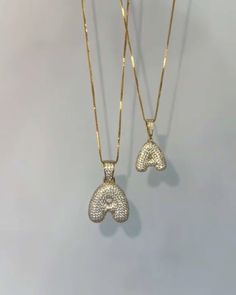 The famous bubble letter necklace Y2K style. Hailey Bieber loves it, Alix Earle loves it, everyone loves it! 'Cause it's cute! Who doesn't want a lil' dainty 3d letter neckalce with their own initial! ∙ Made of brass, copper, cubic zirconia stones - you can spend your summer days in the beach with this necklace and it will never tarnish or break.✨ ∙ Luxurious feel - gold or silver plated, by your choice, it will make you bling anywhere. It even feels a bit heavy! ∙ Trendy - stay up to date with the latest trendy jewelry like these bubble initial necklaces, they go well with any clothing! Shipping & Processing Times: 1-4 days processing. 4-10 business days FREE shipping! Refunds/Returns: I give back all of the money spent per customers request! (For 30 days, after delivery) Have any additio Bubble Letter Necklace, Alix Earle, Necklace Y2k, Gold Bubbles, Bubble Letter, Bubble Necklaces, Bubble Letters, Letter Pendants, Initial Letter