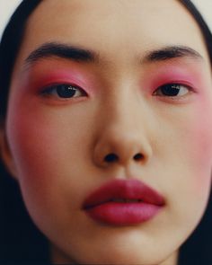 Close Together Eyes Makeup, Fresh Spring Makeup, Soft Colorful Makeup, Editorial Makeup Asian, Byredo Makeup, 2023 Makeup, Saint Luke, Spring Makeup, Kesha