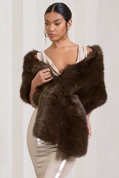 What better way to accessorise this party season than with a versatile piece like Softly? Looped at one end to create an easy and opulent neck-wrap. this faux fur scarf elevates any outfit you decide to pair with it. For a black tie look. try pairing Softly with our Rosie metallic dress. Features- Premium faux fur- Loop pull-through detail- Multi-styling purposeSizing & fit Model is 5'8.5 and wears UK one sizeProduct informationDesigned exclusively by Club L LondonFully lined with no stretchPrem Fur Shawl Outfit, Beige Gloves, Lace Mermaid Dress, Faux Fur Scarf, Fur Shrug, Casino Dress, Faux Fur Scarves, Fashion Sketches Dresses, Fur Shawl