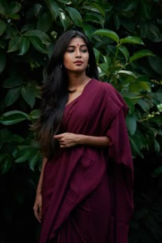 THE KAITHARI PROJECT This cotton saree is a rich wine shade. Pairs beautifully with a green, blue or white blouse. Dry wash only Dark Saree Aesthetic, Kaithari Saree, Dark Saree, Saree Wearing Styles, Indian Fashion Saree