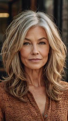 Hairstyles For 50 Year Old Women, Silky Hairstyles, Type Hairstyles, Big Blonde Hair, Haircuts For Medium Length Hair, Evening Hairstyles, Flattering Hairstyles, Beautiful Gray Hair, Hair Mistakes