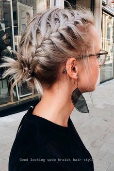 Braided Updo For Short Hair, Easy Updo Hairstyles, Easy Summer Hairstyles, Penteado Cabelo Curto, Short Hair Updo, Box Braids Hairstyles, Braids For Short Hair, Shoulder Length Hair