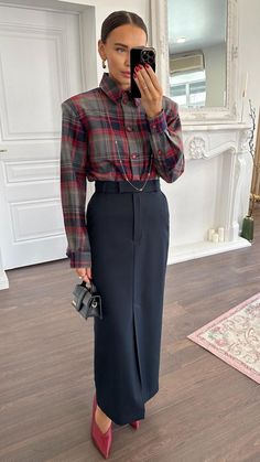 Plaid Office Outfit, Dress Over Turtleneck Outfit, Trouser Skirt Outfit, Dramatic Style Personality, Black Skirt Street Style, Business Outfits Skirt, Grey And Beige Outfit, Synagogue Outfit, Christmas Outfit Work