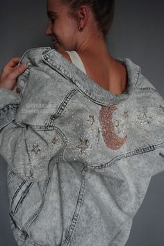 Jeans Bordado, Women Denim Jacket, Denim Art, Beaded Jacket, Custom Denim