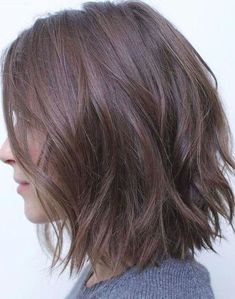 Shoulder Length Choppy Bob, Back Of Bob Haircut, Choppy Layered Hairstyles, Hairstyles Simple, Hairstyles Bob, Wavy Bob Haircuts, Choppy Bob Haircuts, Bob Cuts, Layered Bob Haircuts