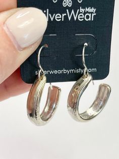 I transformed vintage silverware handles into these modern and fun chunky hoop earrings. As a third generation silverware artist, each piece I create is unique and may vary slightly, which may include vintage wear and marks. Want to see more options, or matching pieces? See the entire store: https://www.silverwearbymisty.etsy.com I am happy to transform your heirloom silverware into unique jewelry for you and your loved ones. #941 Silverware Bracelets, Silverware Earrings, Vintage Spoon Jewelry, Spoon Jewelry Diy, Flatware Crafts, Silver Spoon Jewelry, Silverware Crafts, Earrings 2023, Flatware Jewelry