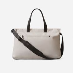 The ReNew Transit Weekender Warm Quartz – Everlane Best Travel Bags, Weekender Bags, Leather Duffel, Weekend Travel Bags, Travel Bags For Women, Travel Duffel, Travel Tote, Garment Bags, Duffel Bag