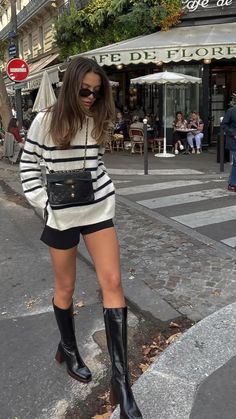 European Fall Aesthetic Outfits, Fashion Inspo Outfits London, New York City Summer Outfits Going Out, Frankfurt Outfit Summer, Women's European Fashion, Eurocore Outfits, Europen Girl Fashion, Italy September Outfit Aesthetic, London Women Style