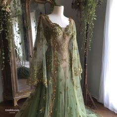 Elven Dress, Elf Dress, Fairy Wedding Dress, Fantasy Dresses, Prom Dress Inspiration, Fantasy Gowns, Ball Gowns Evening, Gowns Prom, فستان سهرة