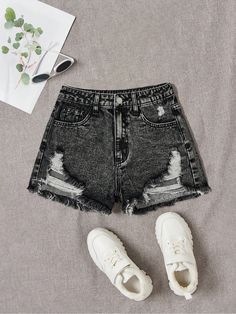 Gris Claro  Collar  Mezclilla Liso Pierna recta Embellished No-Elástico Pree Teen Shorts High Left, Cheap Grunge Jean Shorts, Edgy High-waisted Cheap Jean Shorts, Cheap H&m Women's Jean Shorts, Pree Teen Shorts, Teen Jeans, Girls Denim Shorts