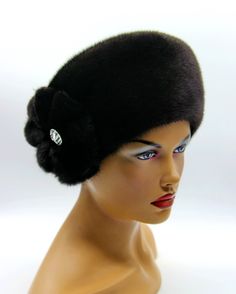 Black Fur Hat, Winter Fur Hat, Classy Hats, Mink Coats, Clothes For Women Over 50, Black Glamour, Vintage Black Glamour, Bugatti Cars, Mink Coat